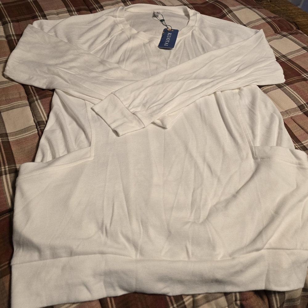 Kuotai White Long Sleeve Top with Pockets. Size Lg